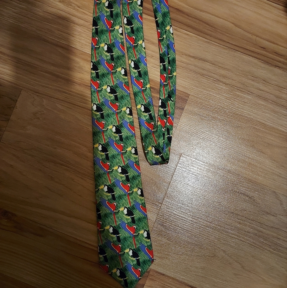 World Wildlife Fund WWF 1991 Mens Silk Tie Birds Toucan Parrot
